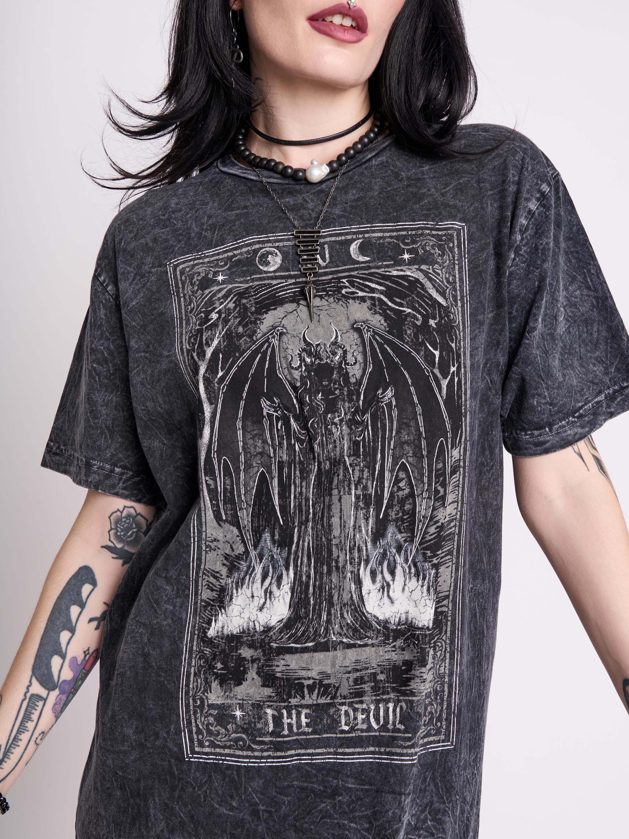 THE DEVIL TAROT CARD T-SHIRT