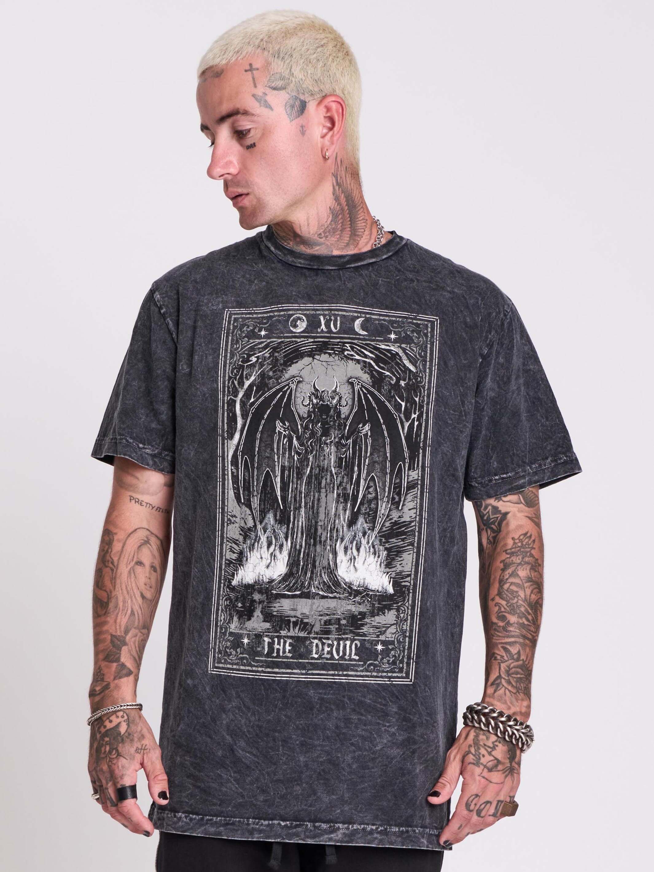 THE DEVIL TAROT CARD T-SHIRT