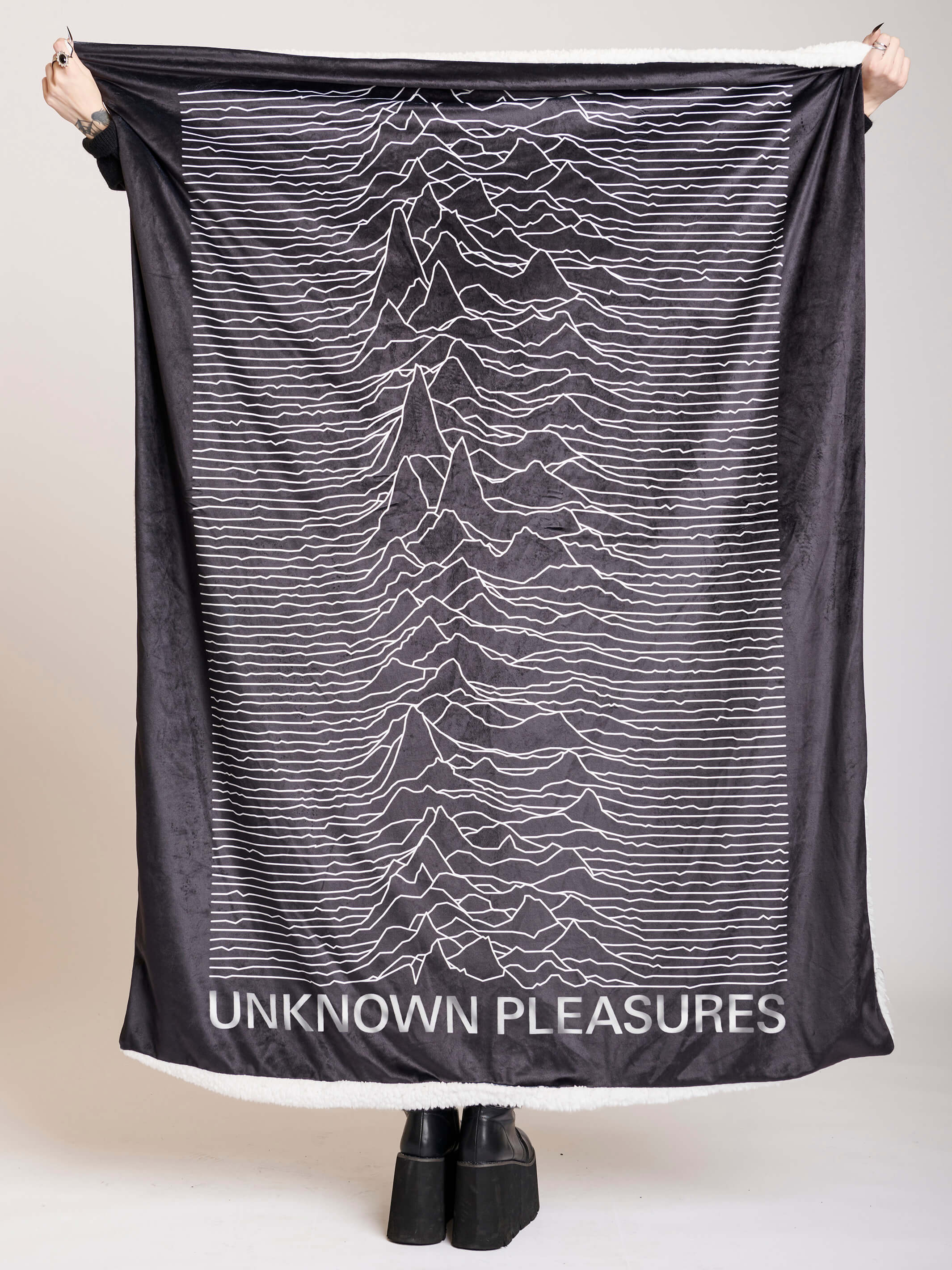 Mineral Wash Unknown Pleasures T-shirt