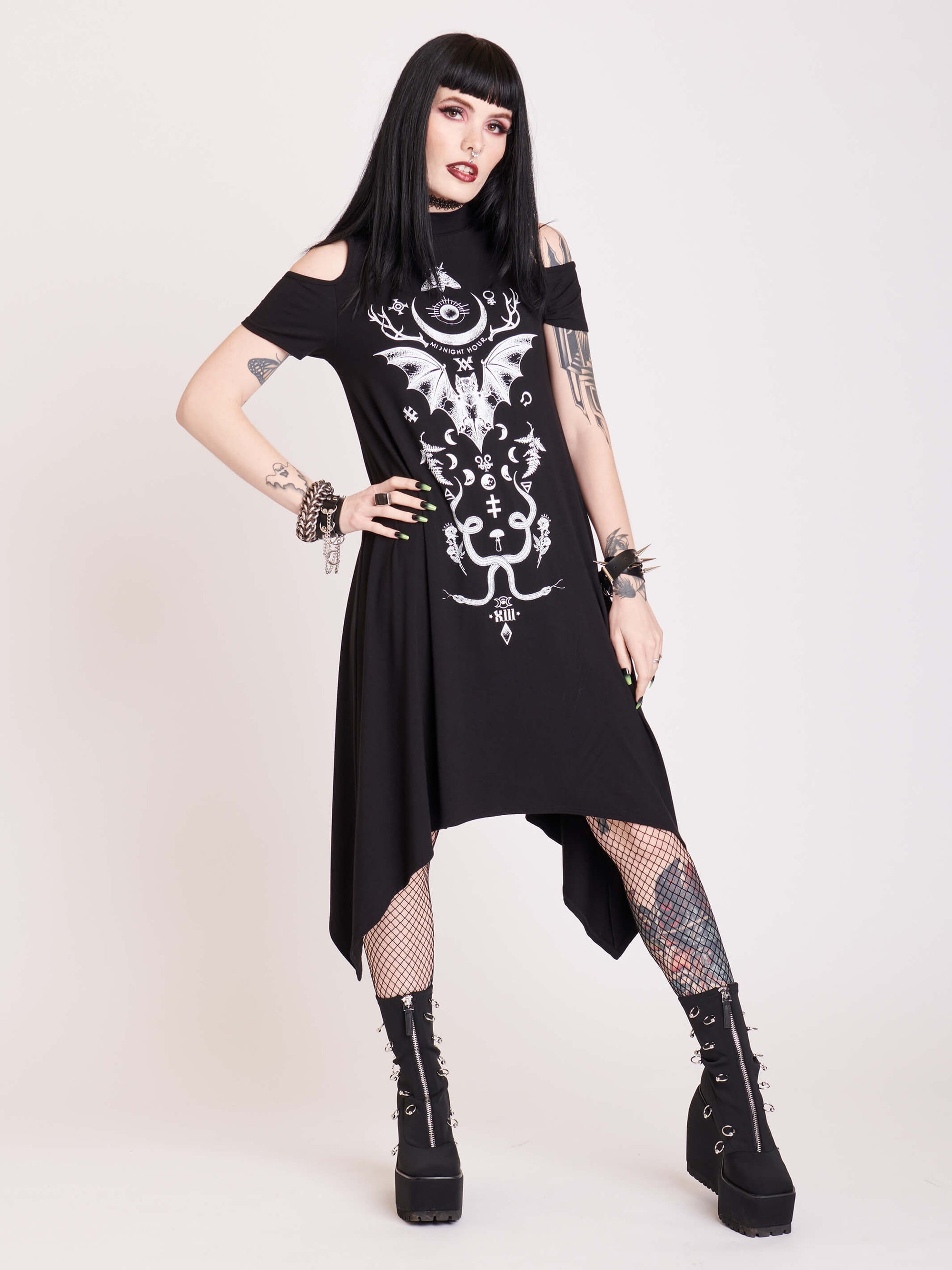Goth | Dark Bohemian Fashion Outfits